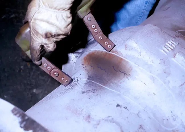 Magnetic Particle Testing on cast steel gate valve body