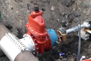 what is a tapping valve